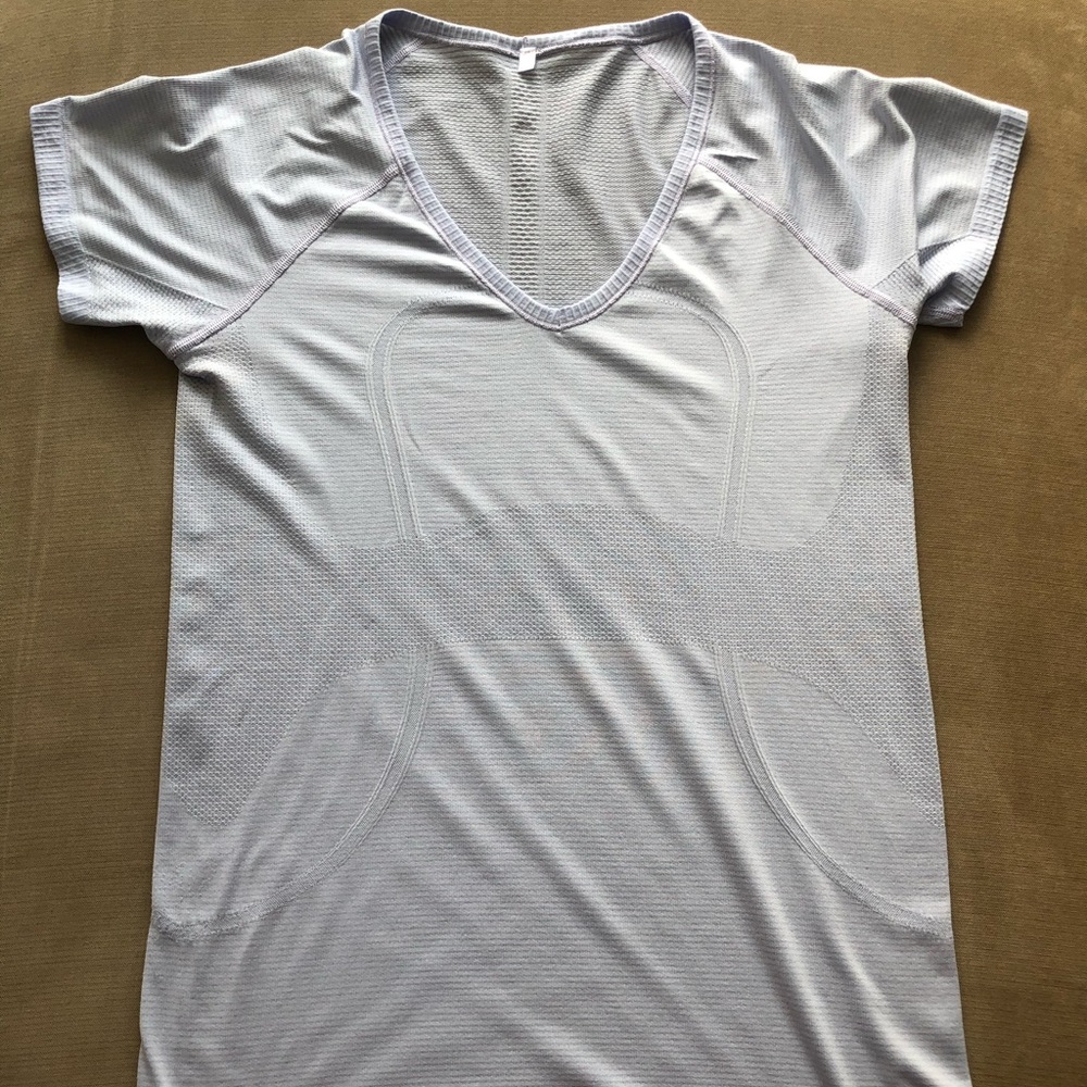 LULULEMON Swiftly Tech V-Neck Short Sleeve Top